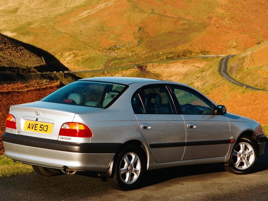  Toyota Avensis Sedan 1997 года  (UK) (фото 2 из 2)